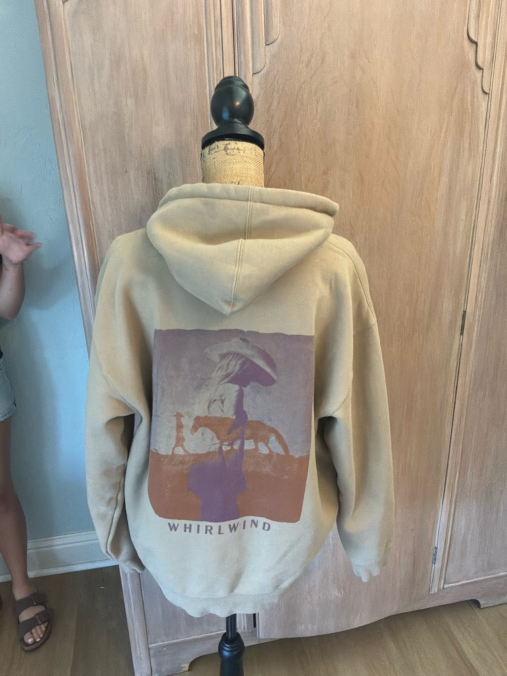 Lainey Wilson Whirlwind Bell Bottom Country Tan Hoodie Large - Picture 8 of 16